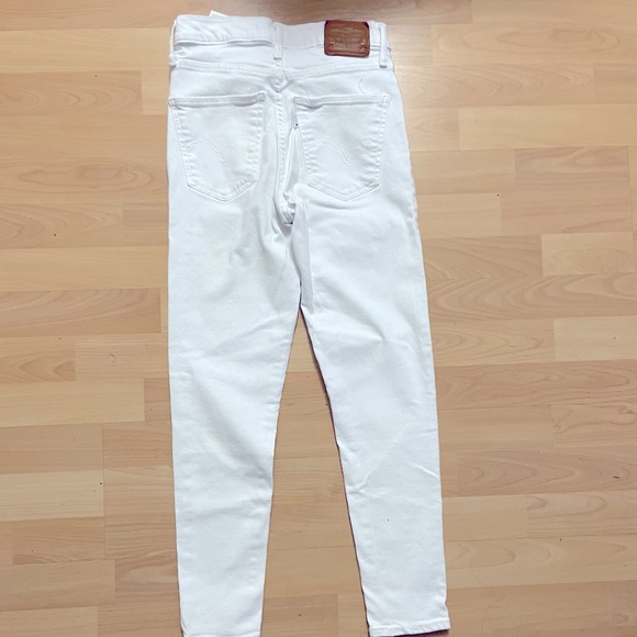 White Levis Skinny Jeans - Picture 4 of 6